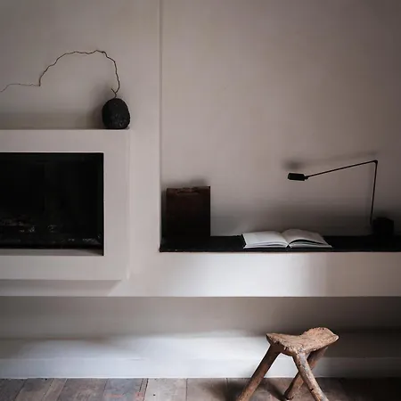 Apartment Shelter 7 *
